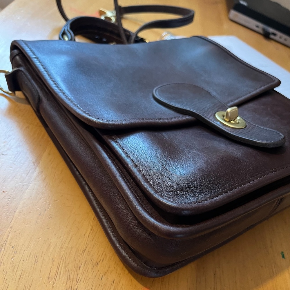 Coach Vintage Mahogany Station Bag# 5130 - Picture 5 of 11